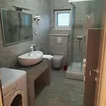 Ljubo * Σπλιτ