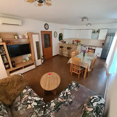Ljubo Apartamento *