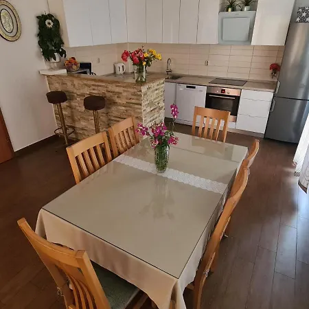 Ljubo Apartamento *