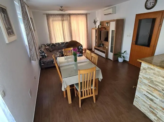 Ljubo Διαμέρισμα Σπλιτ