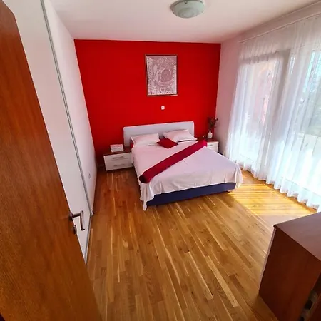 Apartament Ljubo *