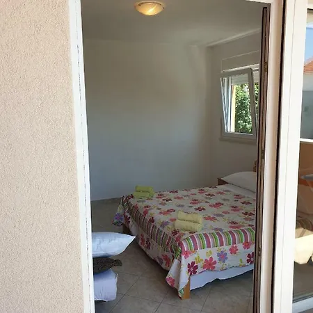 Ljubo Apartament *
